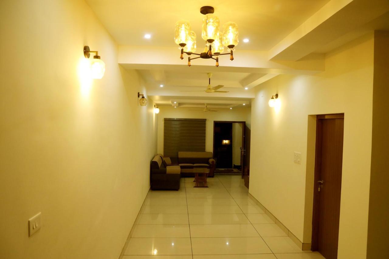 Clover Home Tiruvalla Εξωτερικό φωτογραφία